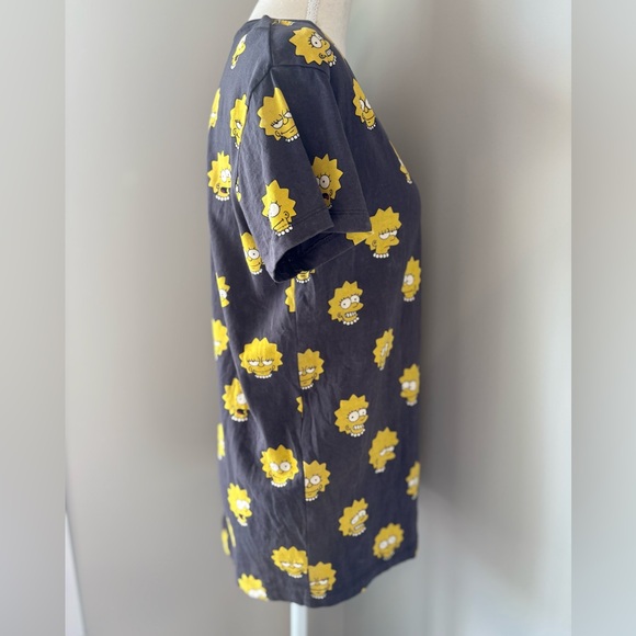 Cropp Lisa Simpson Graphic Tee – Size Small - Picture 4 of 11